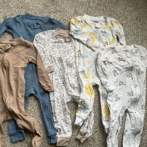 Burt’s Bees Baby 12m Lot - Sleepers and Bodysuits!